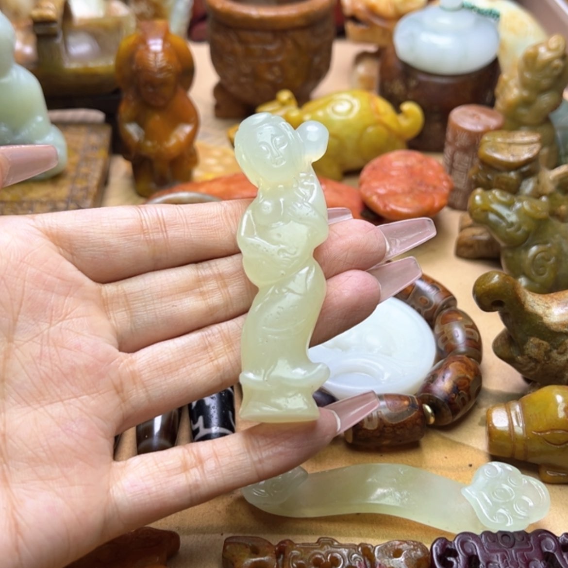 【闪购商品】蛇纹石玉颈饰未镶嵌