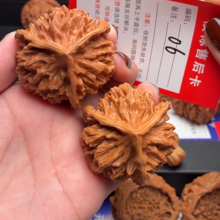 文玩核桃把件50尺球奔三棱