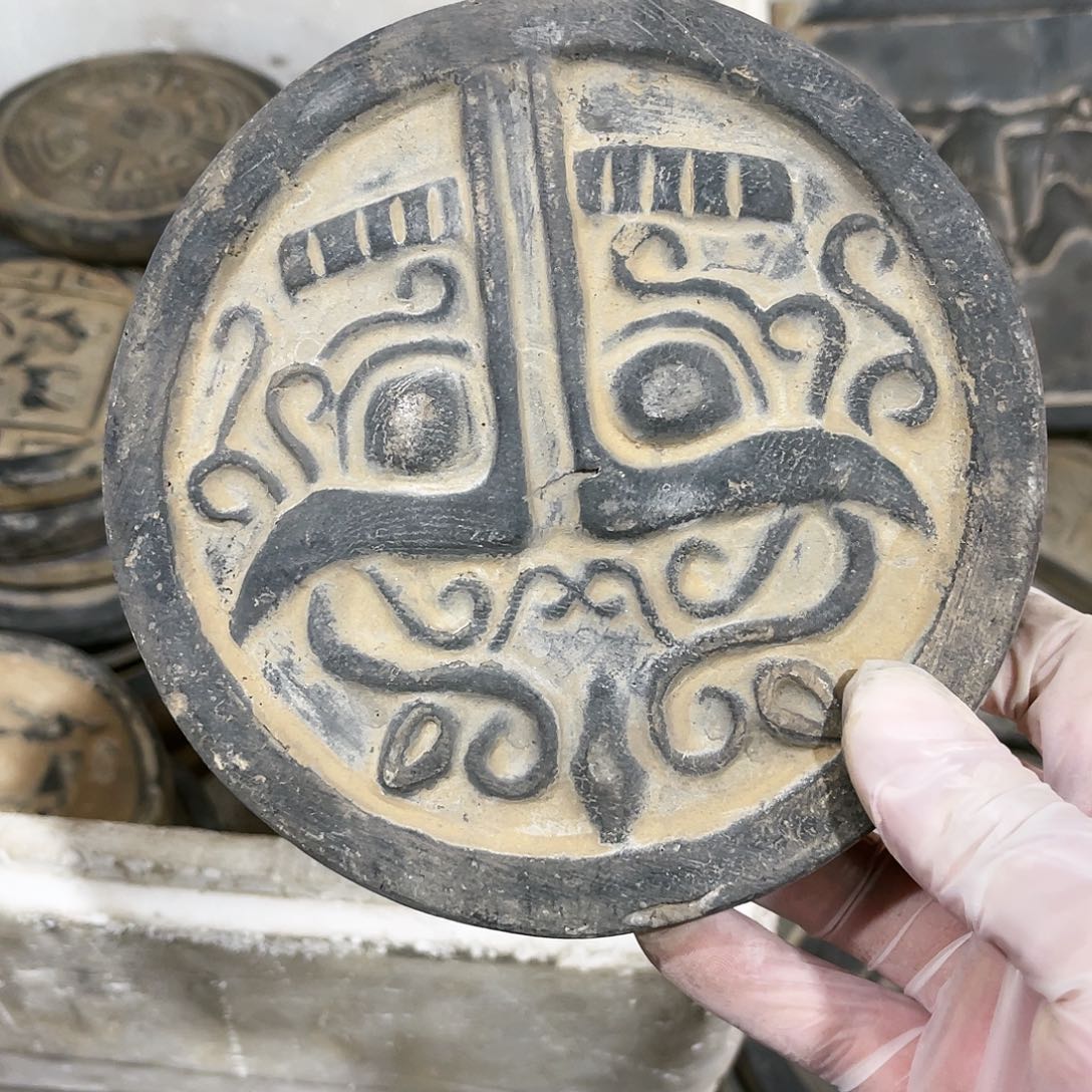 瓦当摆件等各种物品