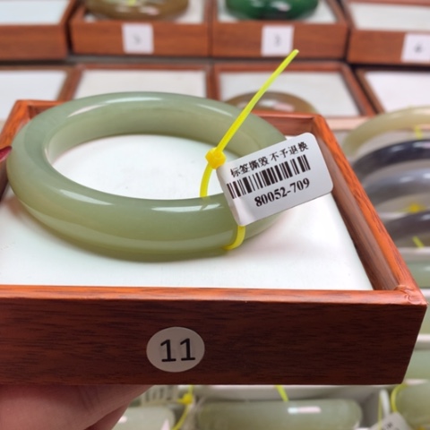 和田玉手镯未镶嵌58