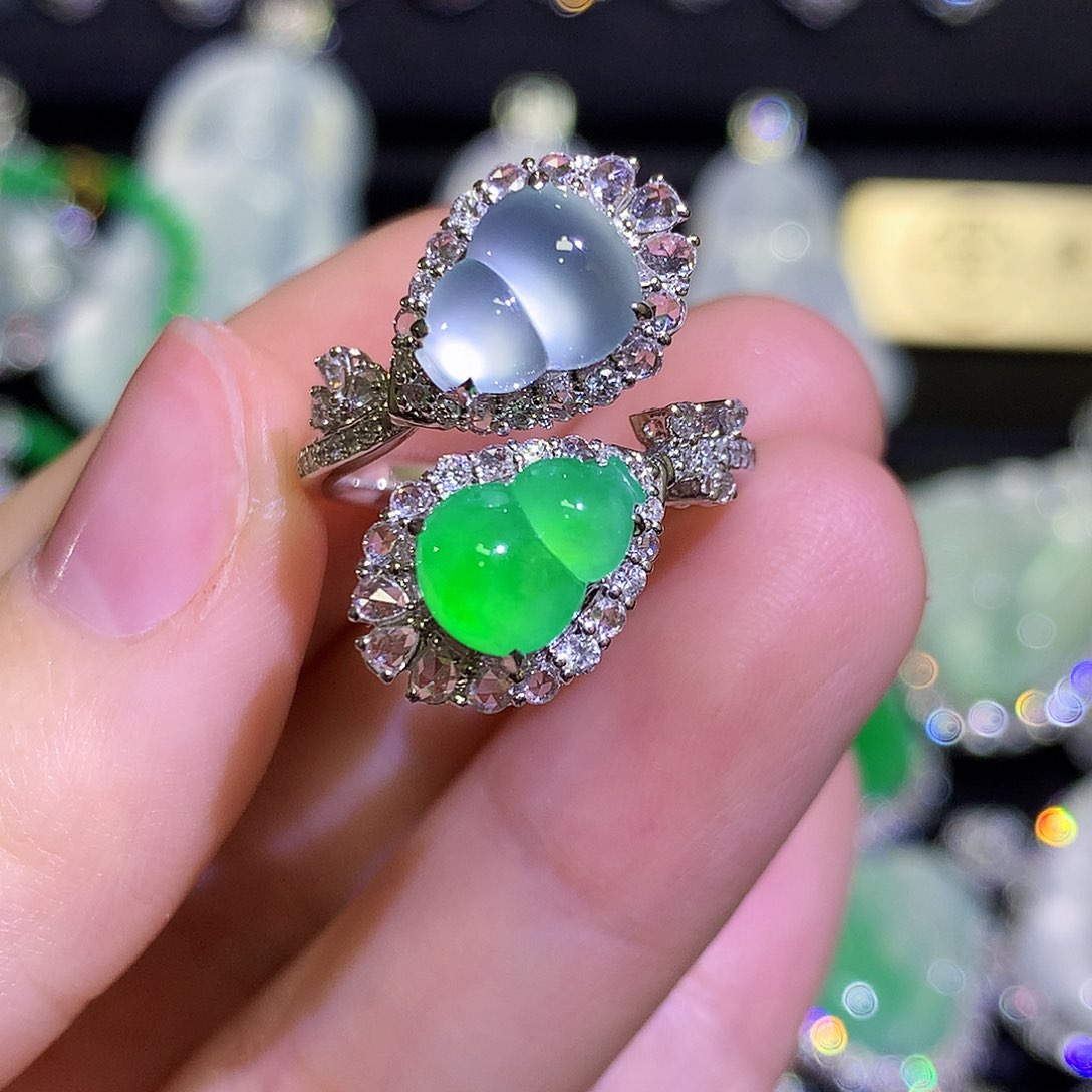 翡翠戒指18K金镶嵌玻璃种设计款葫芦戒指