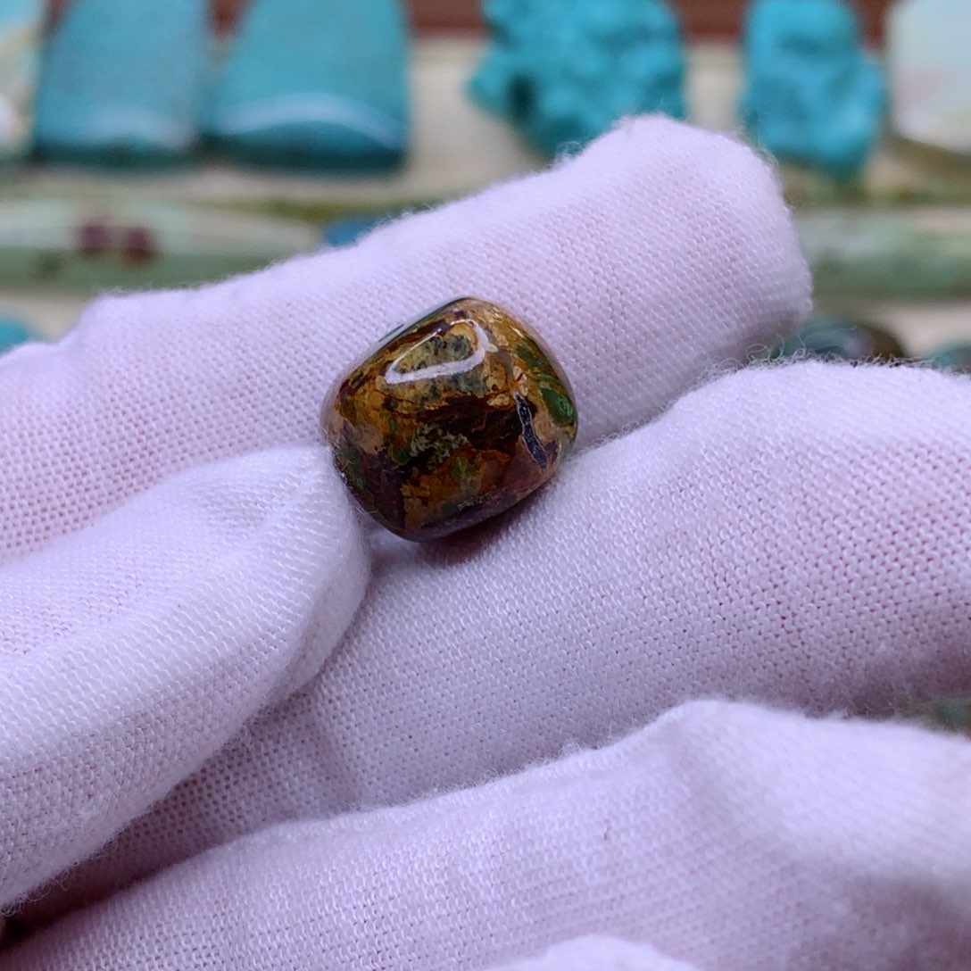 绿松石颈饰未镶嵌