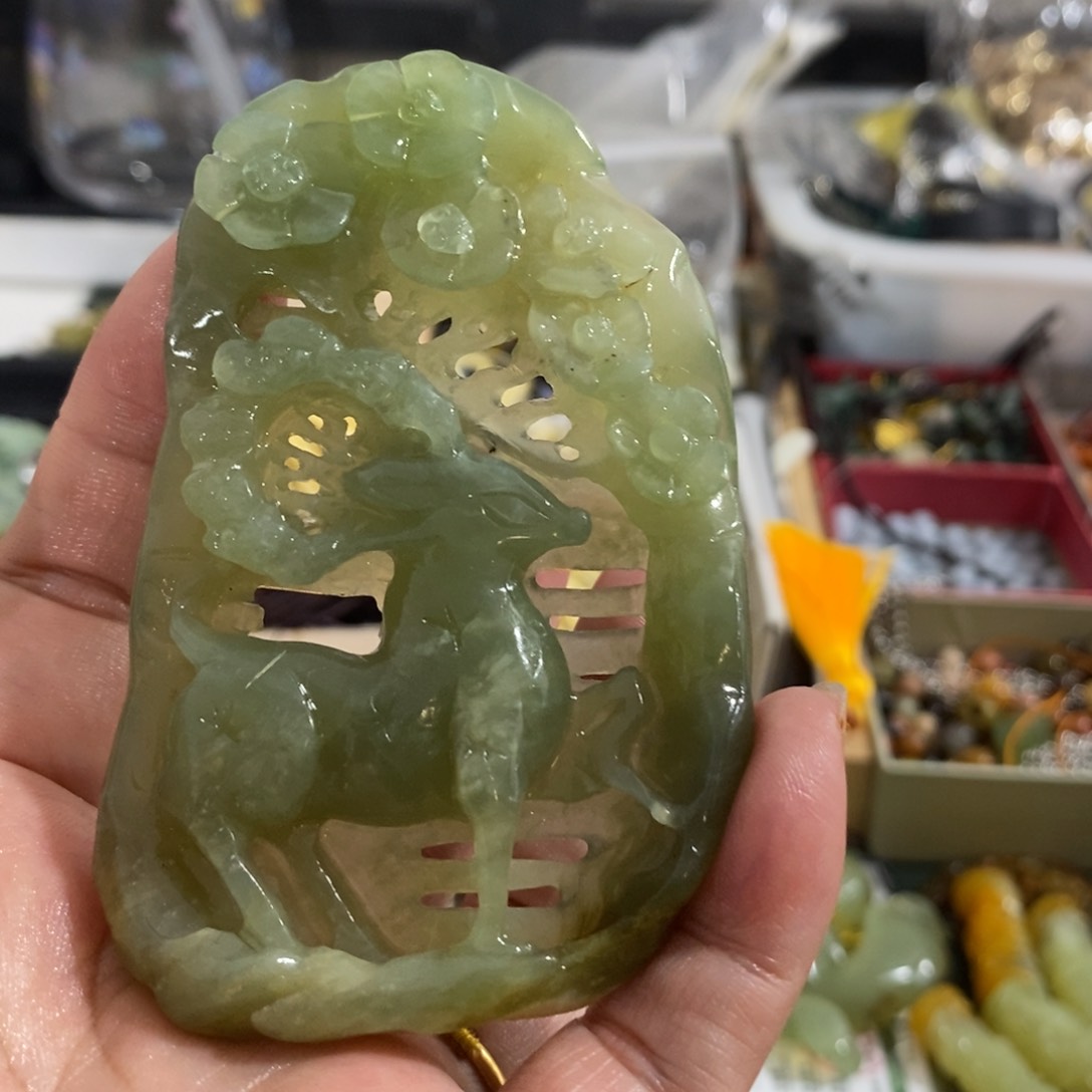 蛇纹石玉颈饰未镶嵌孟*平