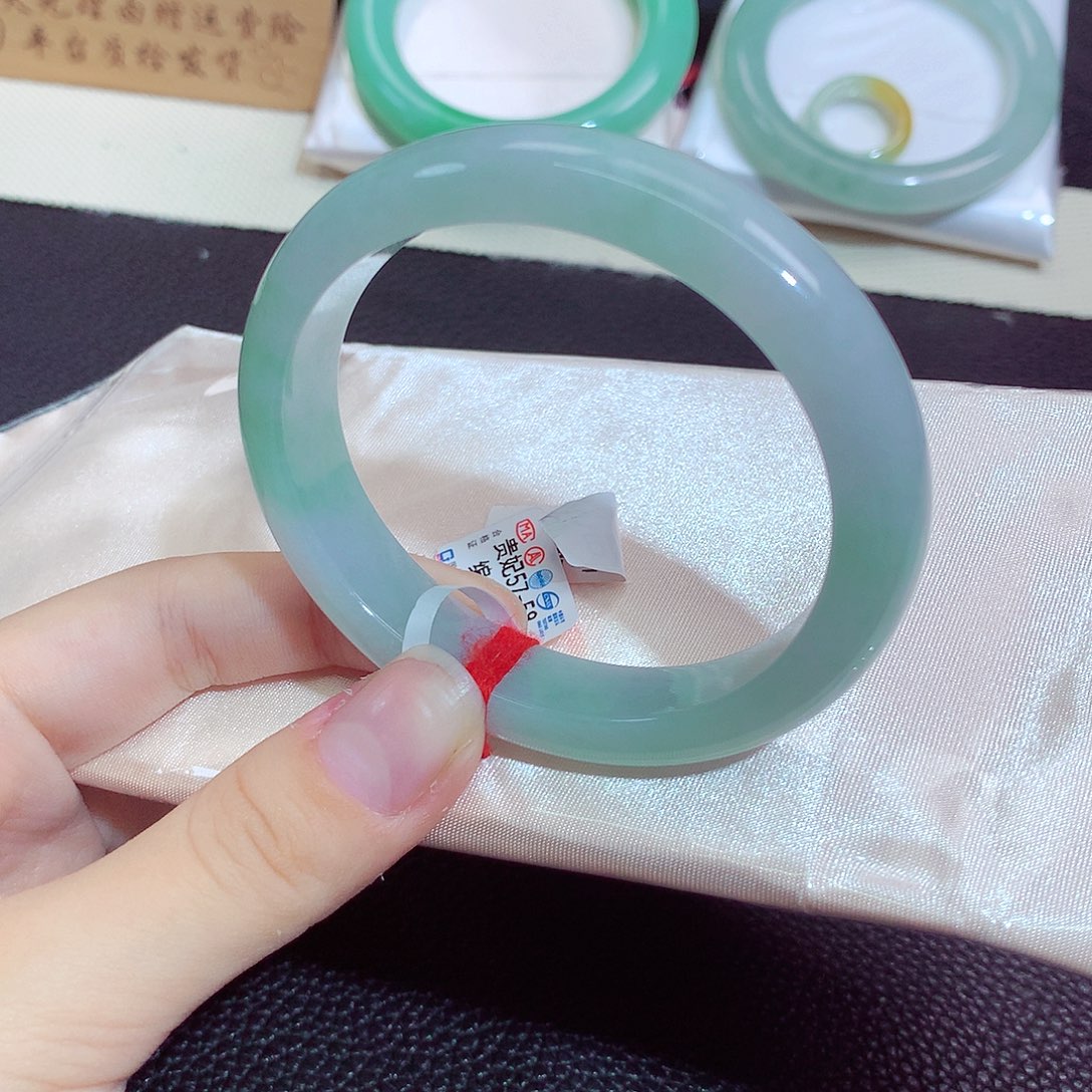 翡翠未镶嵌手镯418