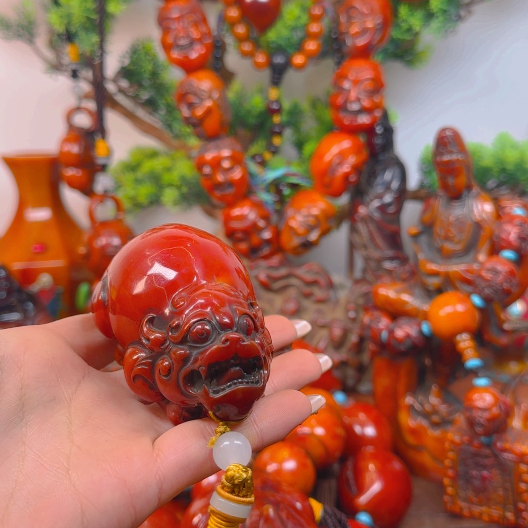 琥珀裸石未镶嵌貔貅