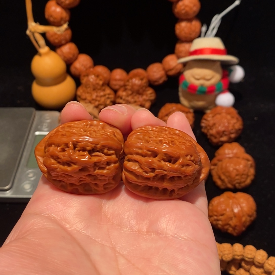 文玩核桃把件32.8尺马蹄