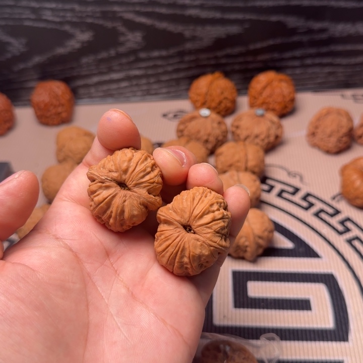 冬***.大叶紫檀（黑酸枝木类）