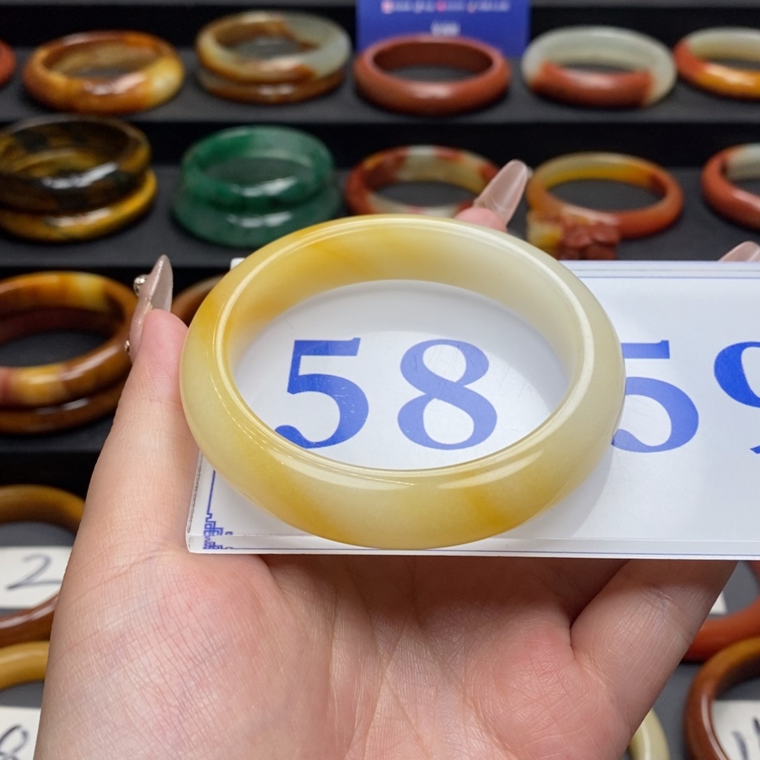 石英质玉（黄龙玉）手镯未镶嵌