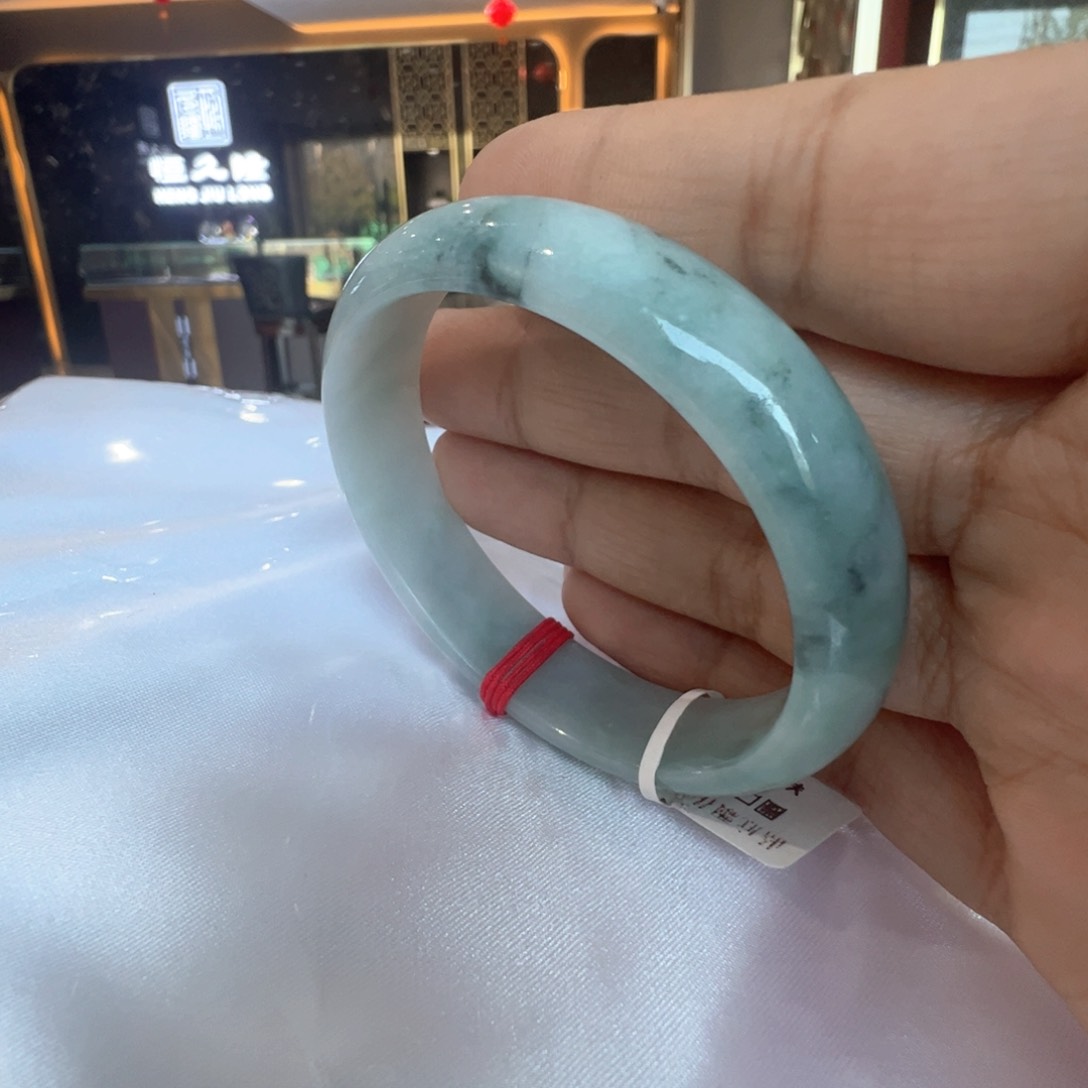 翡翠手镯未镶嵌福利，不退不换，蓝花