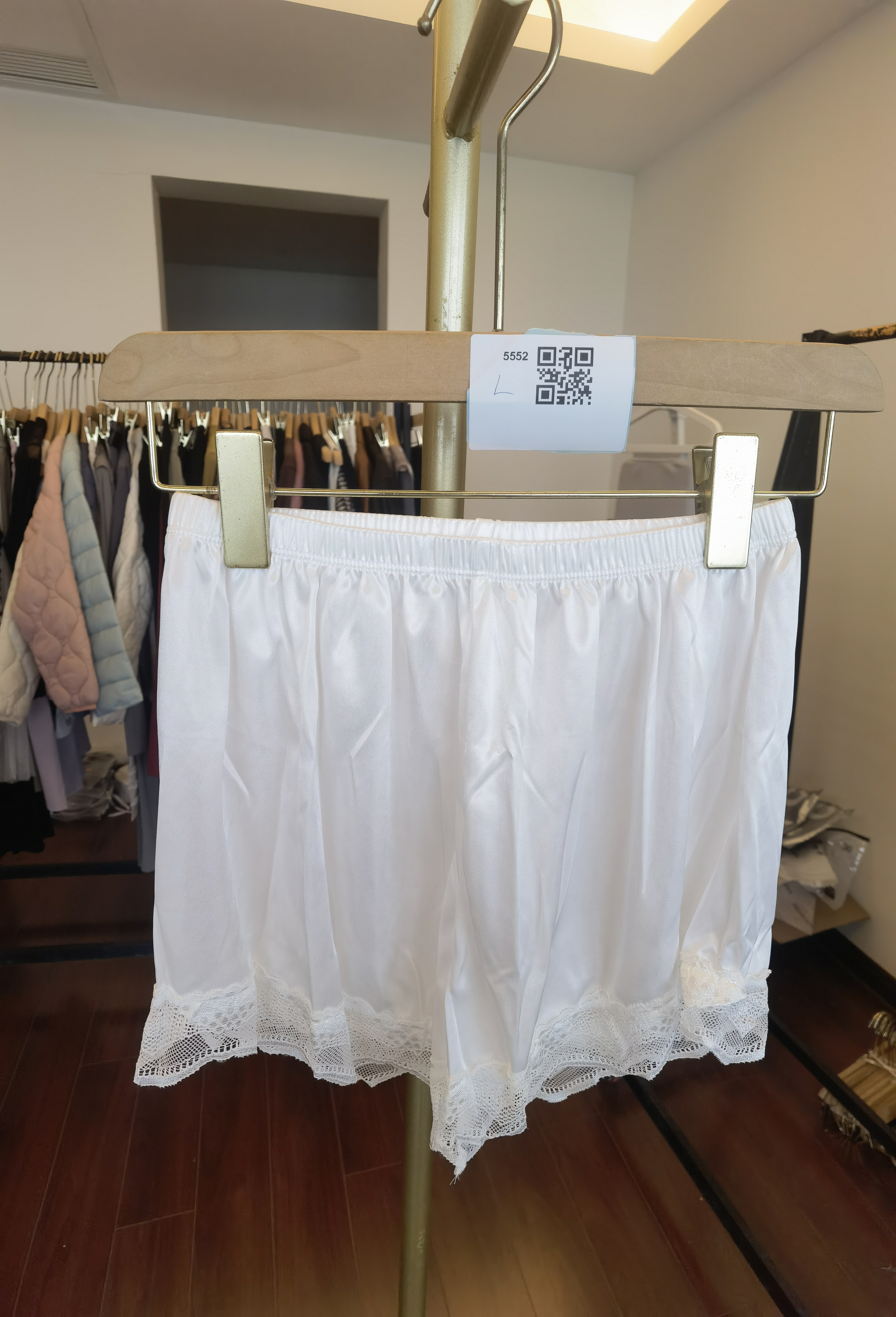 5552-品牌撤柜女装T恤清仓-冯丽丽好物