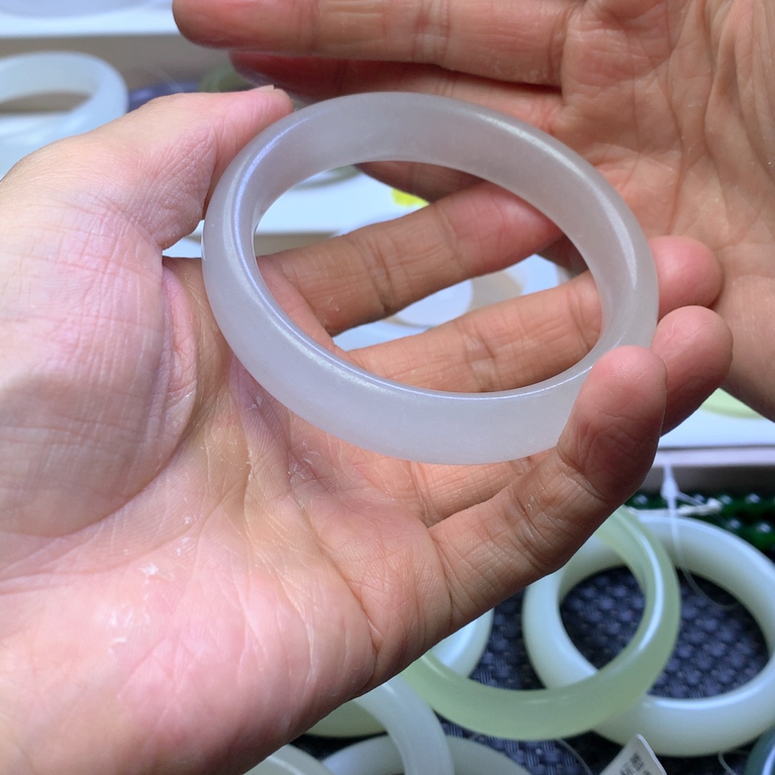 和田玉（黄玉）未镶嵌手镯