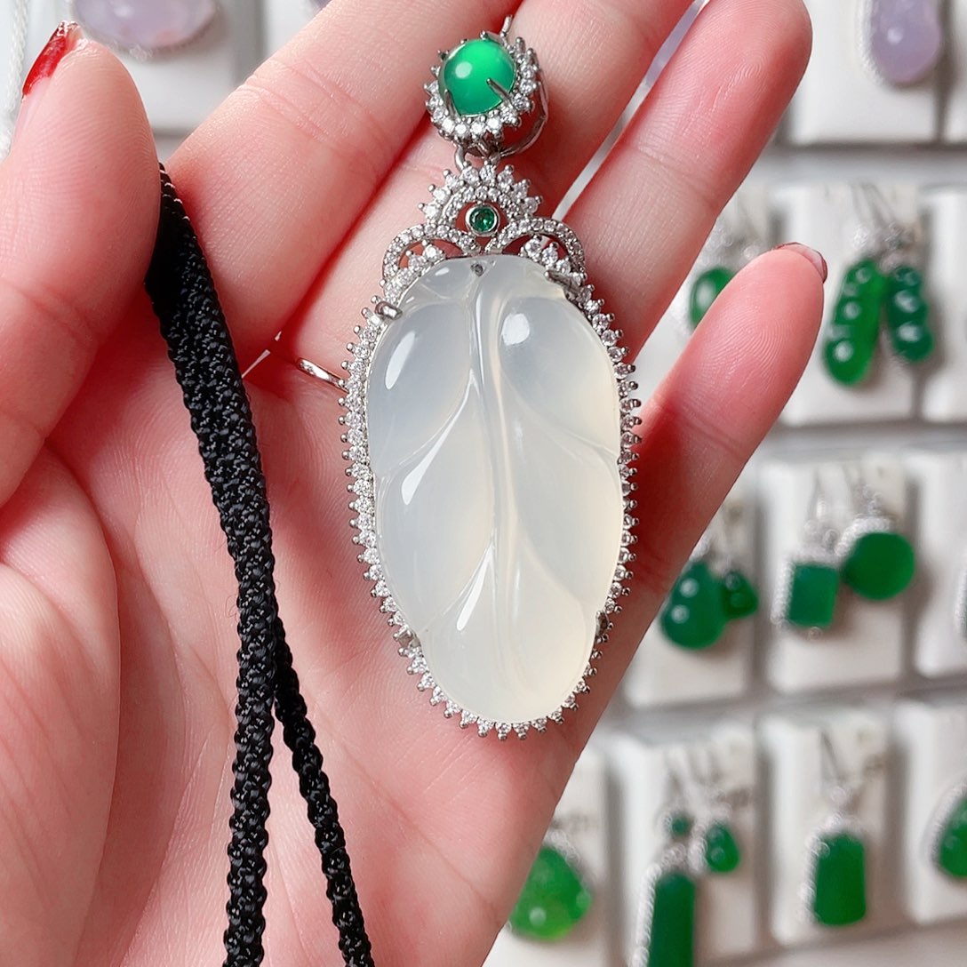 玛瑙/玉髓吊坠(赠链)未镶嵌