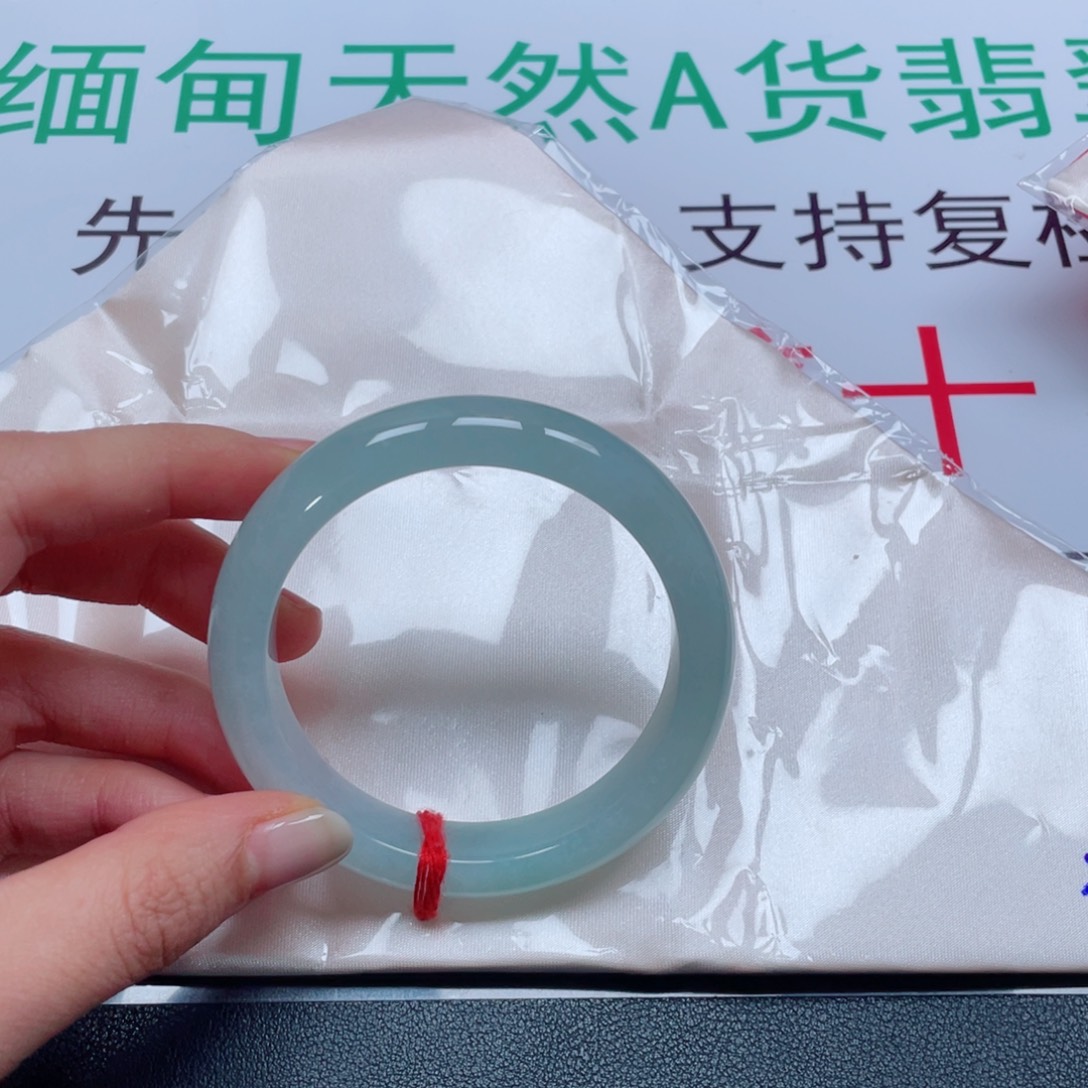 L****翡翠未镶嵌手镯糯冰