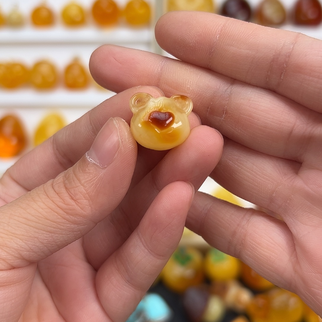 蜜蜡未镶嵌颈饰蜜蜡