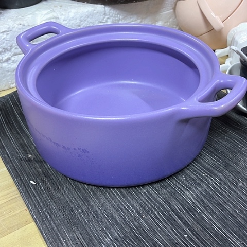 微瑕，明火，口径21厘米，高度9默认发盖子，2L