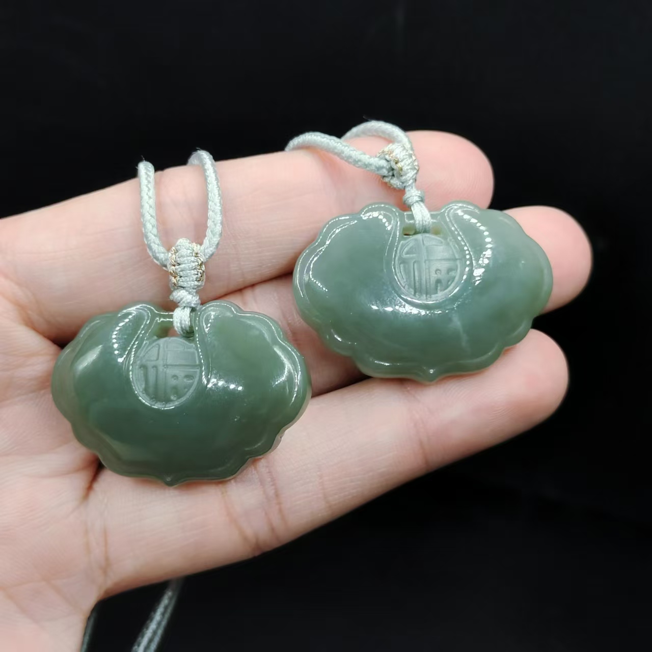 【老三珠宝】和田玉如意锁吊坠赠绳子Y9【多样性发其一】