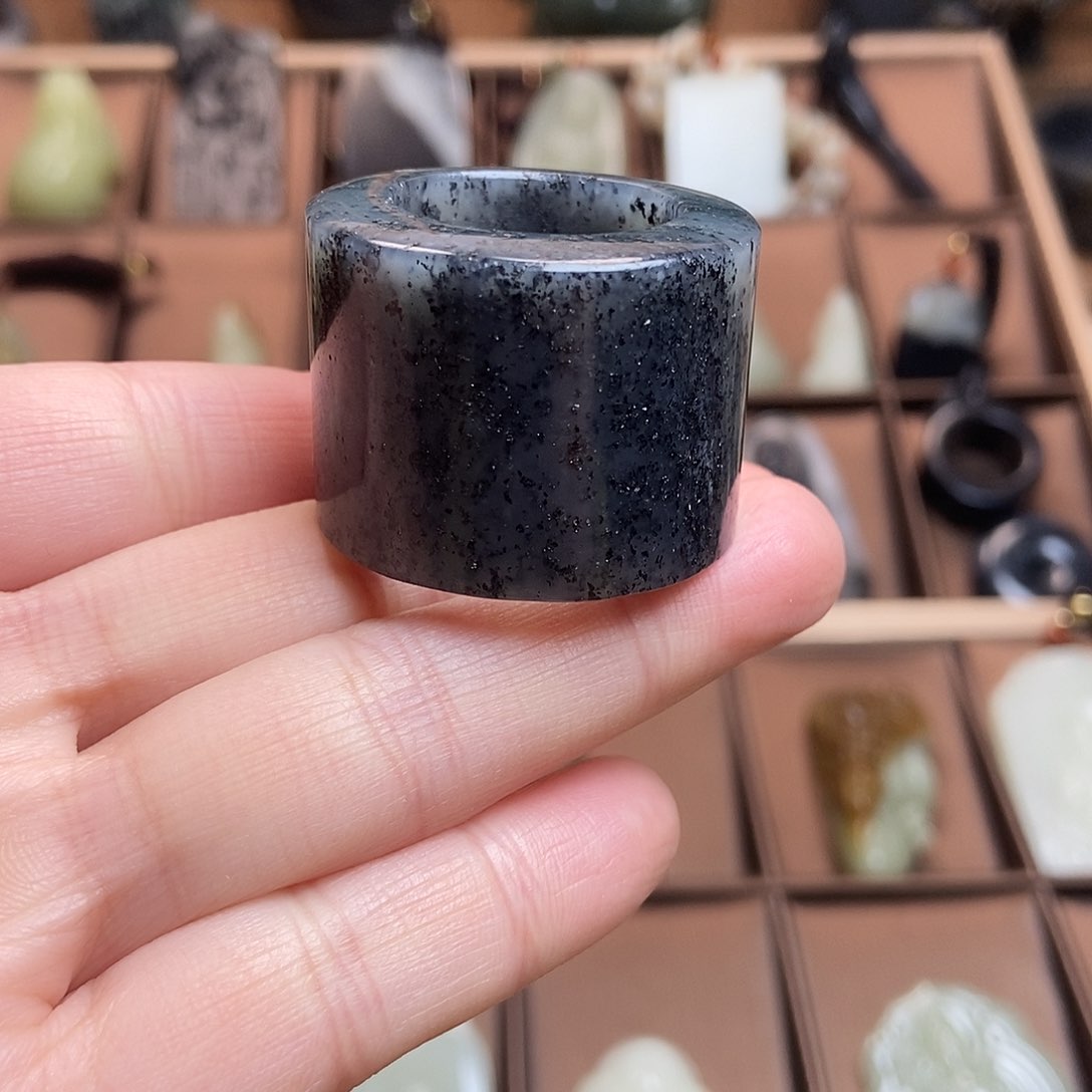 和田玉（糖玉）颈饰未镶嵌