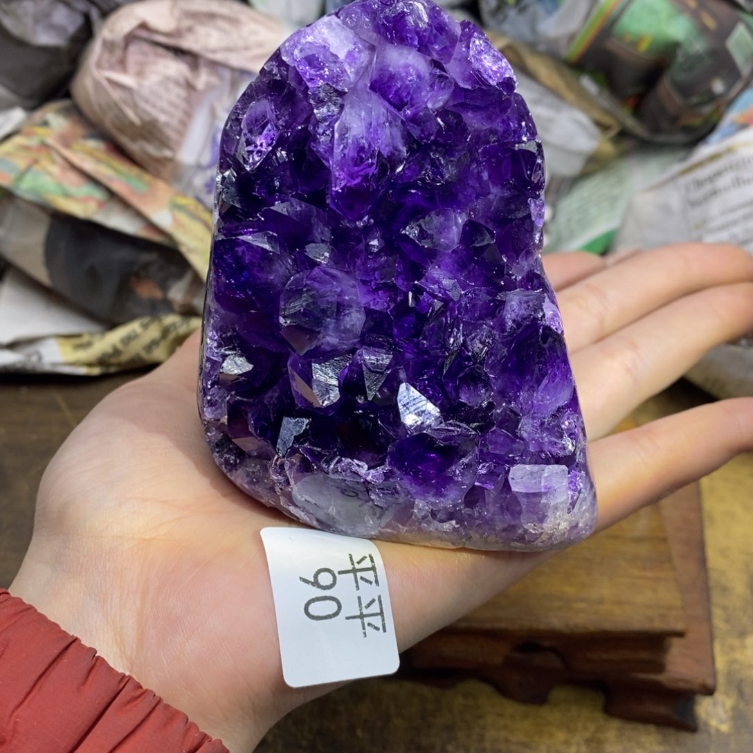 紫晶乌拉圭未镶嵌