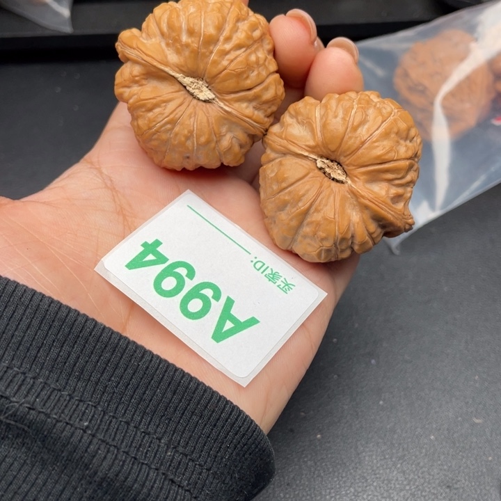 文玩核桃吊坠核桃