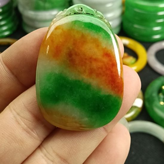 翡翠未镶嵌颈饰翡翠