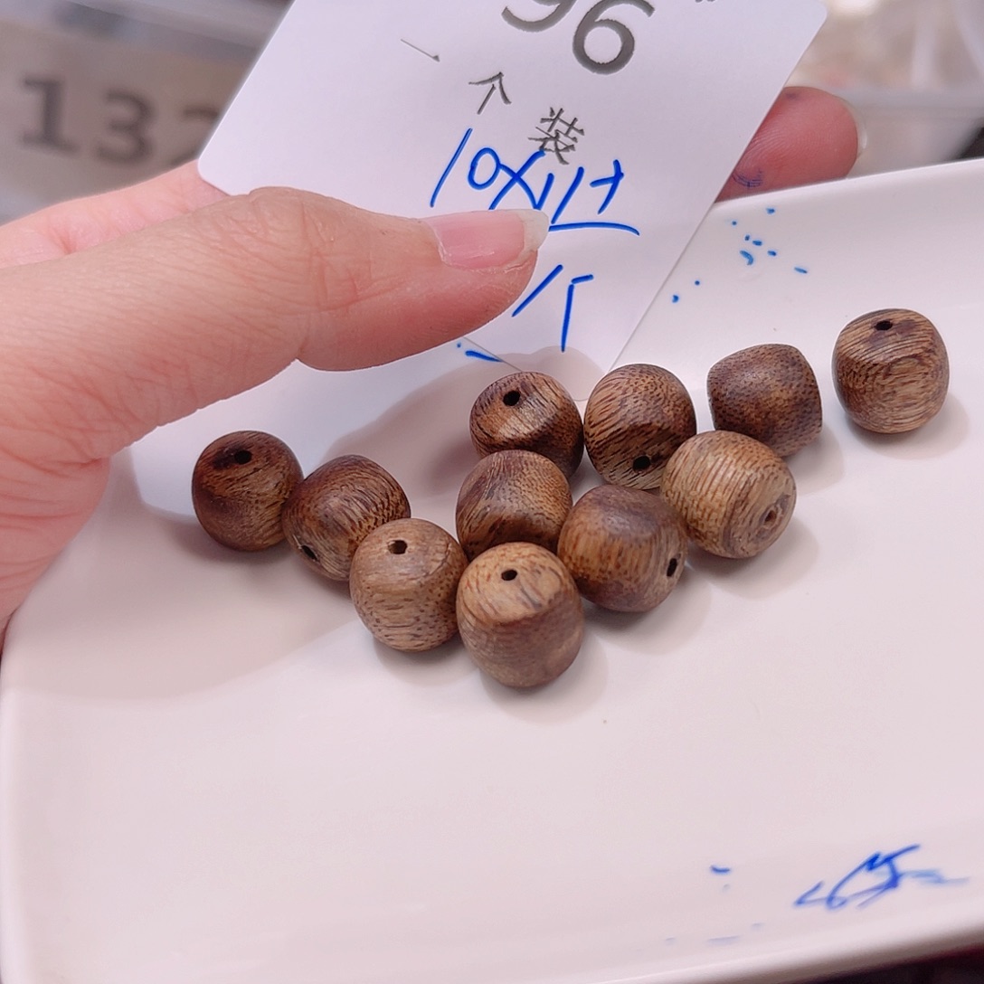 未镶嵌珠宝半成品水晶96 。     