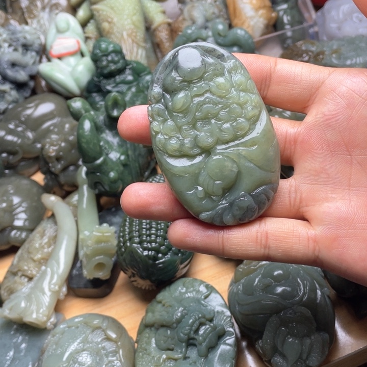 和田玉未镶嵌挂件