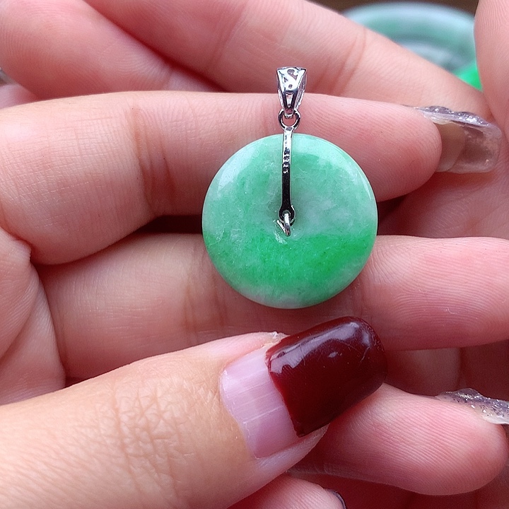 翡翠颈饰银S925镶嵌翡翠