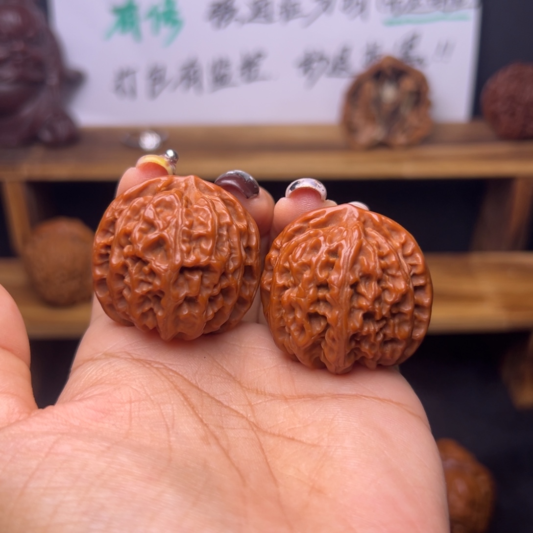 ไ***ย吊坠桃核苹果园福利
