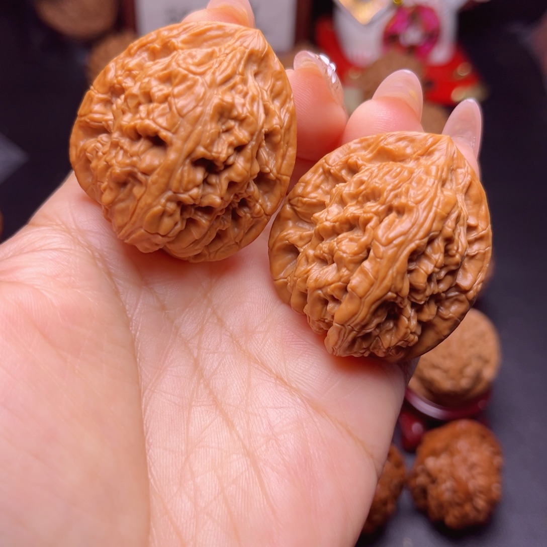 文玩核桃吊坠平谷虎头王