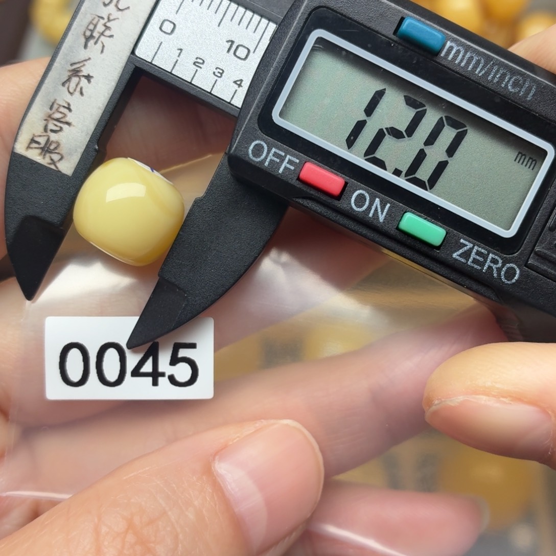 丰***利琥珀未镶嵌裸石蜜蜡老型