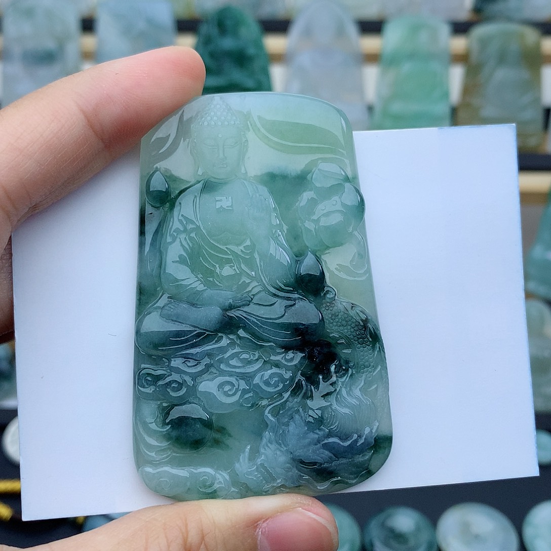 猫***.翡翠未镶嵌颈饰阿弥陀佛