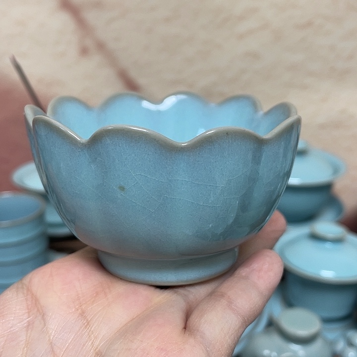 杯子谢朝伟天青老式莲花碗杯有瑕