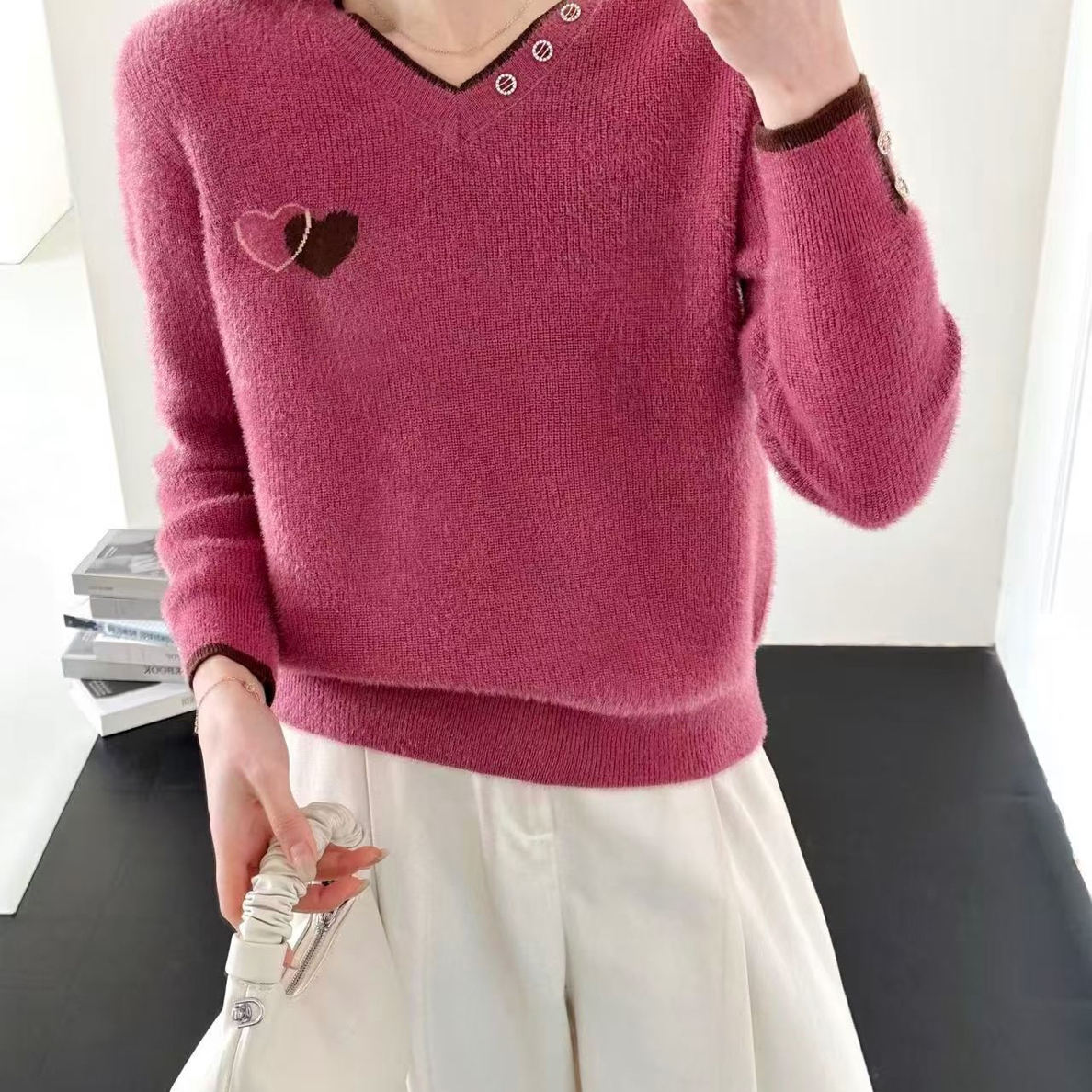 妈妈冬季新款时尚气质桃心双面绒纯色V领毛衣中老年女装显瘦123