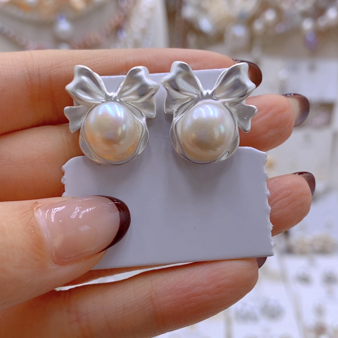 银S925镶嵌耳饰淡水珍珠一***饿