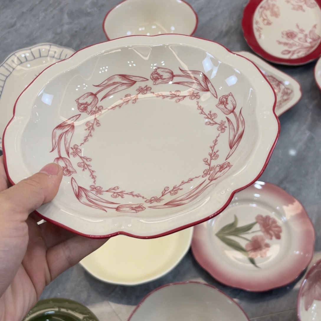 陶瓷微瑕餐具介意勿拍，满18飞！