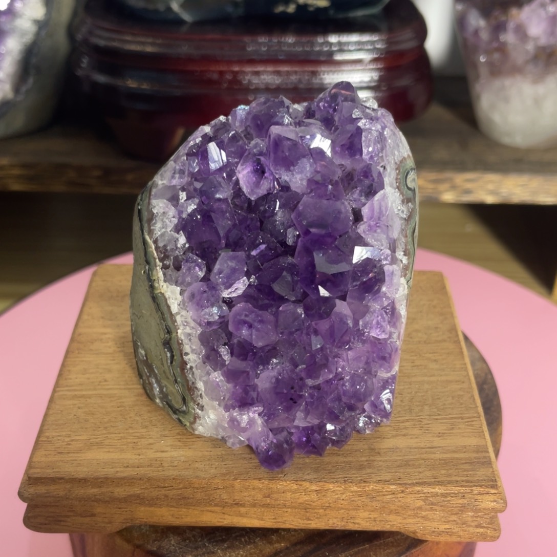 紫晶未镶嵌大型摆件（非配饰）