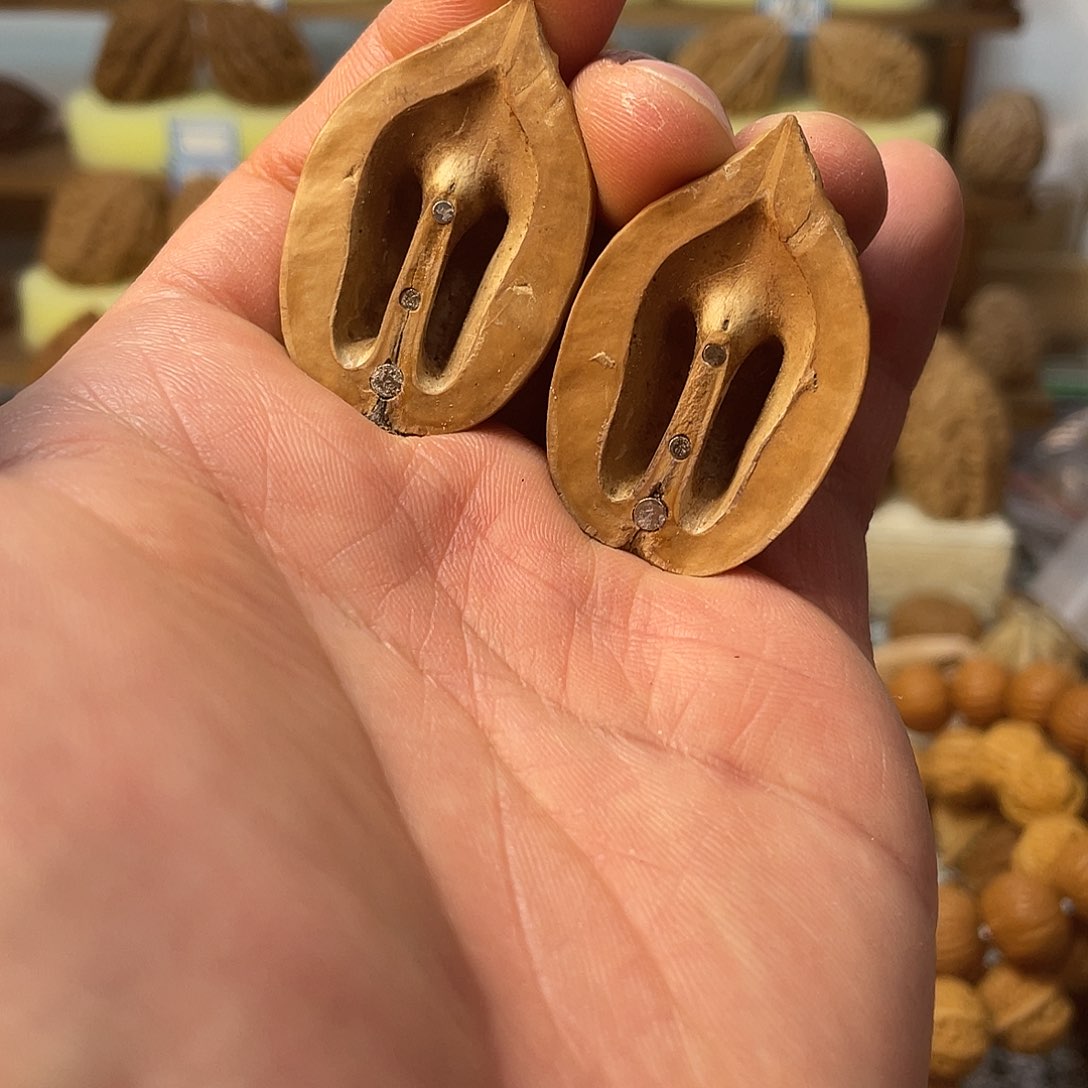 文玩核桃把件开半核桃