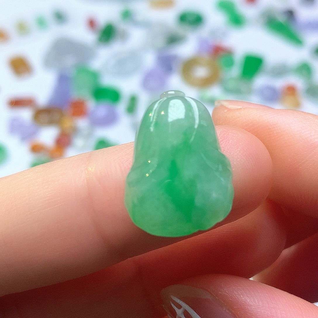 翡翠未镶嵌颈饰白菜