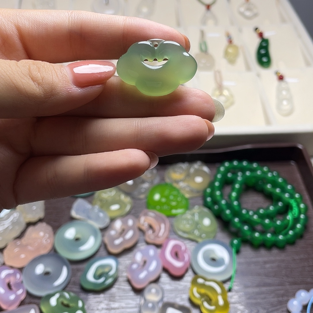 玛瑙/玉髓颈饰未镶嵌