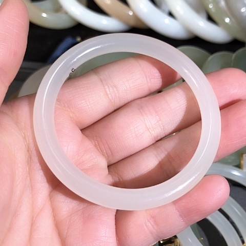 和田玉（糖玉）手镯未镶嵌