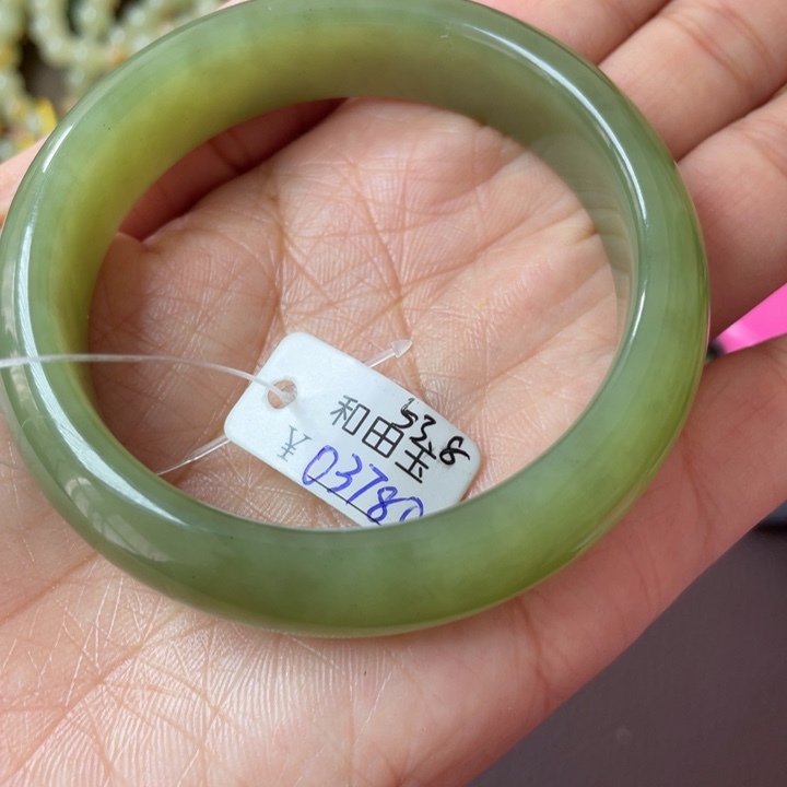 和田玉未镶嵌手串