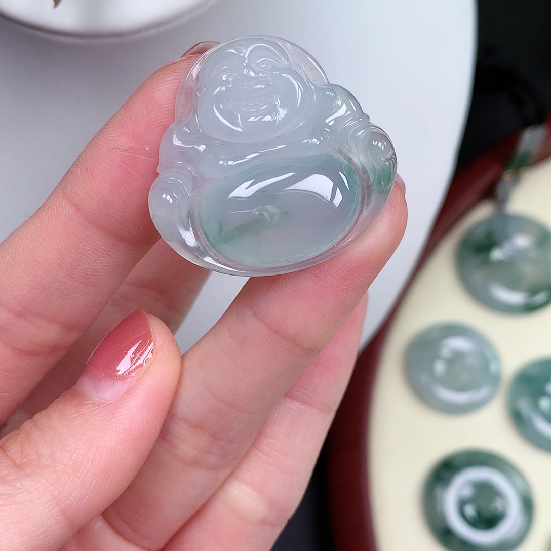 翡翠颈饰未镶嵌p****g佛公