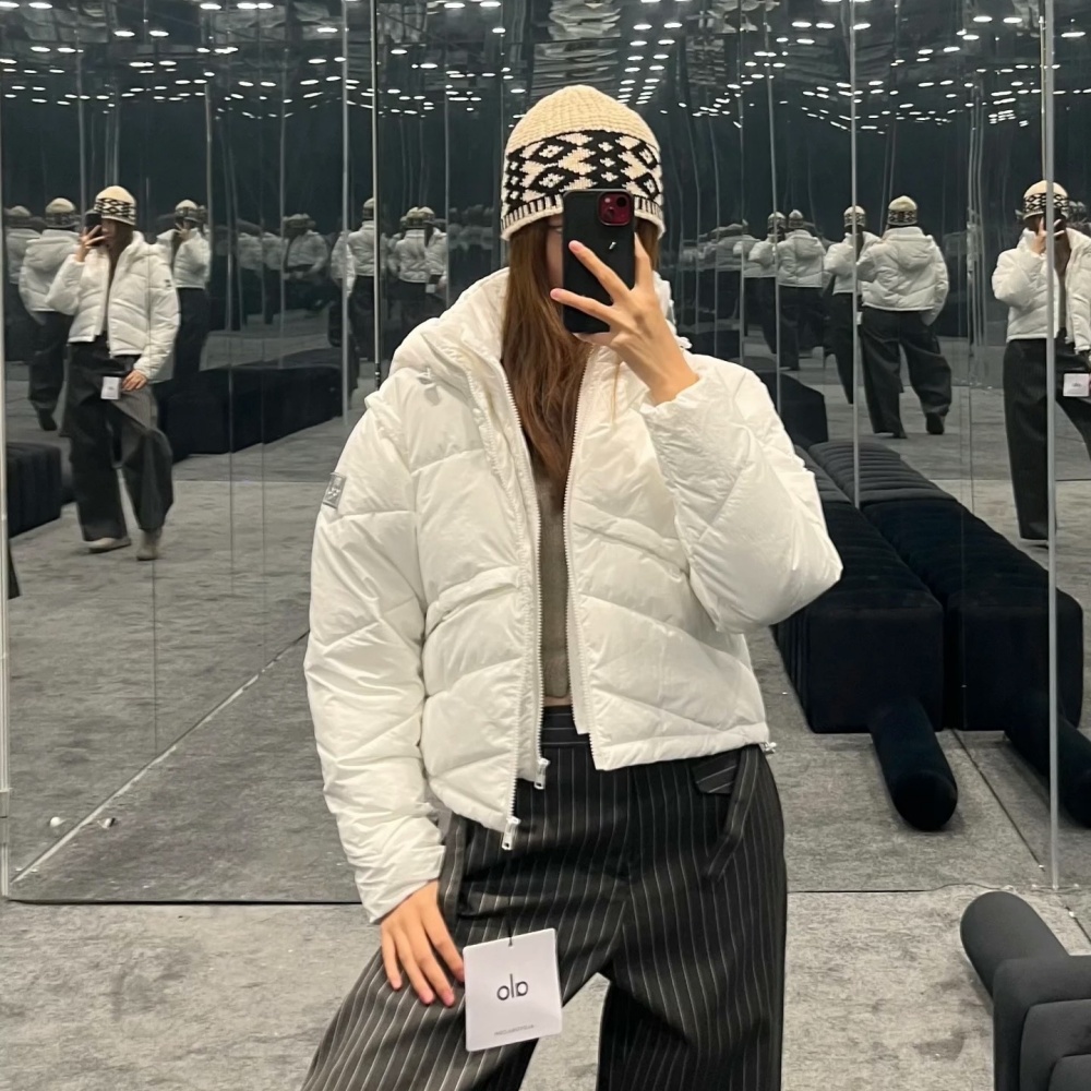ALOuei羽绒服秋冬假两件立领连帽短款女三色抽绳休闲时尚运动外套