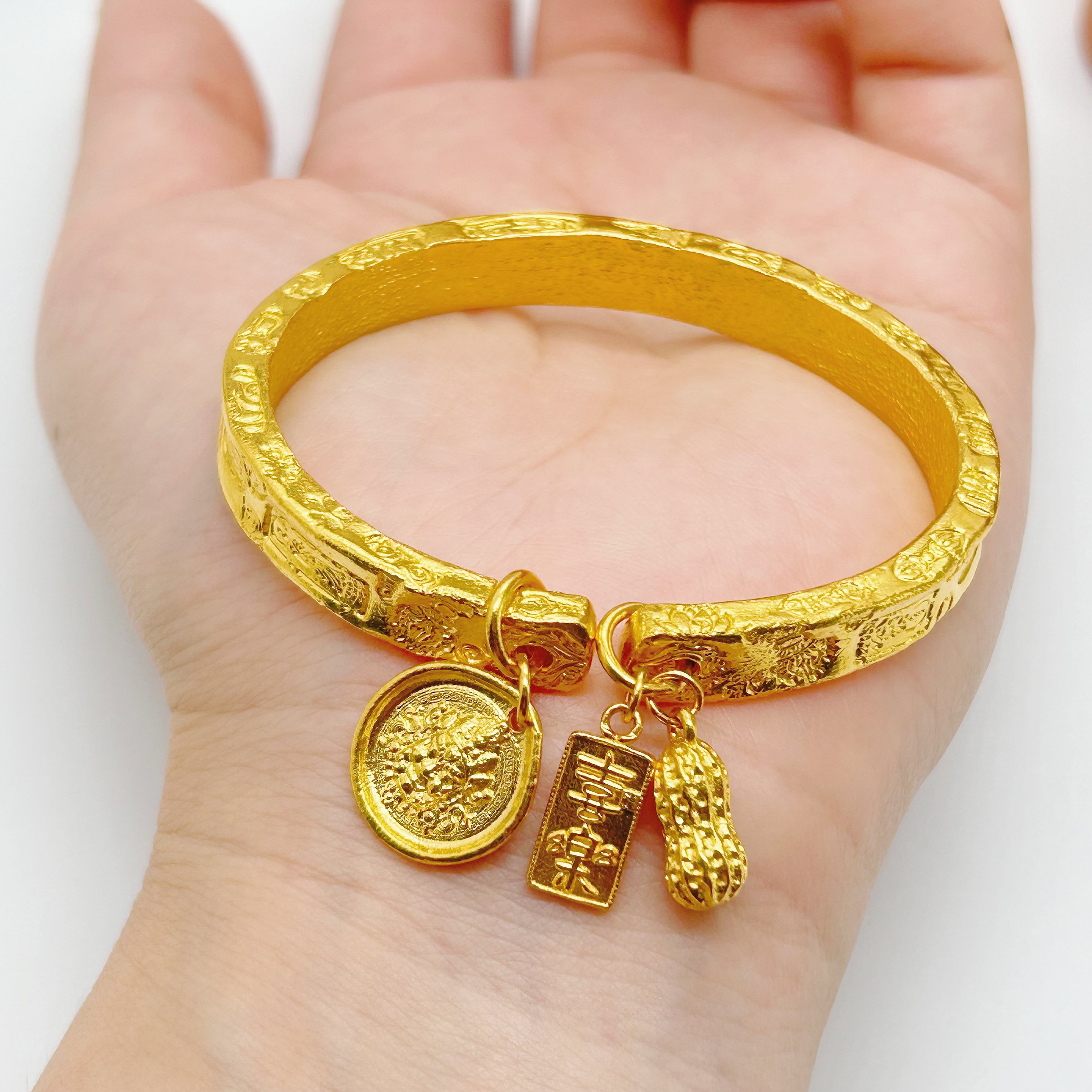 足金999古法手工錾刻手镯79.99g