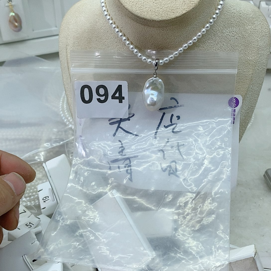 淡水珍珠颈饰合金