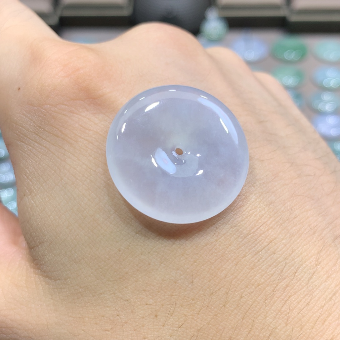 翡翠未镶嵌颈饰平安扣