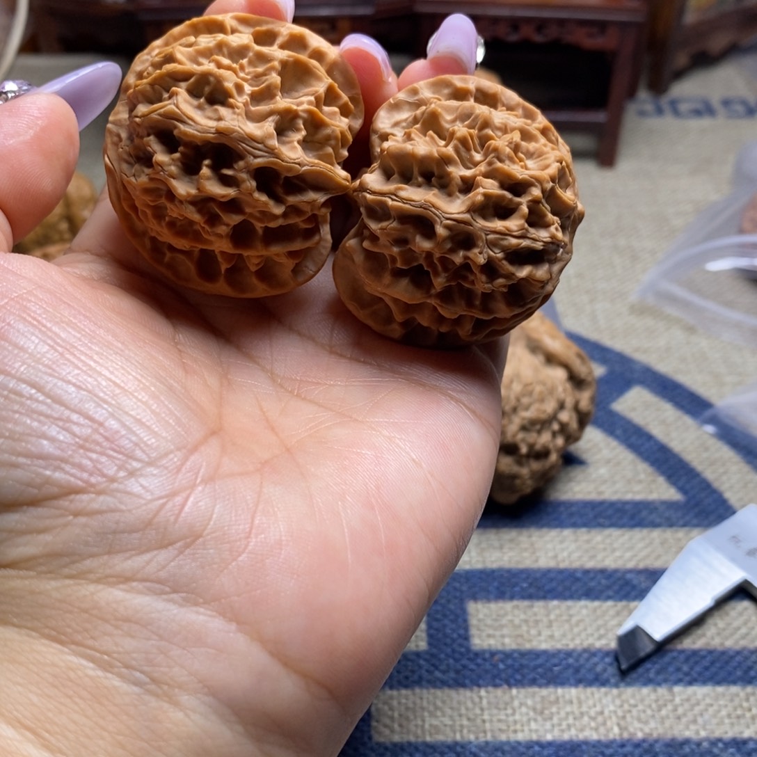 L***2桃核吊坠苹果园全品45