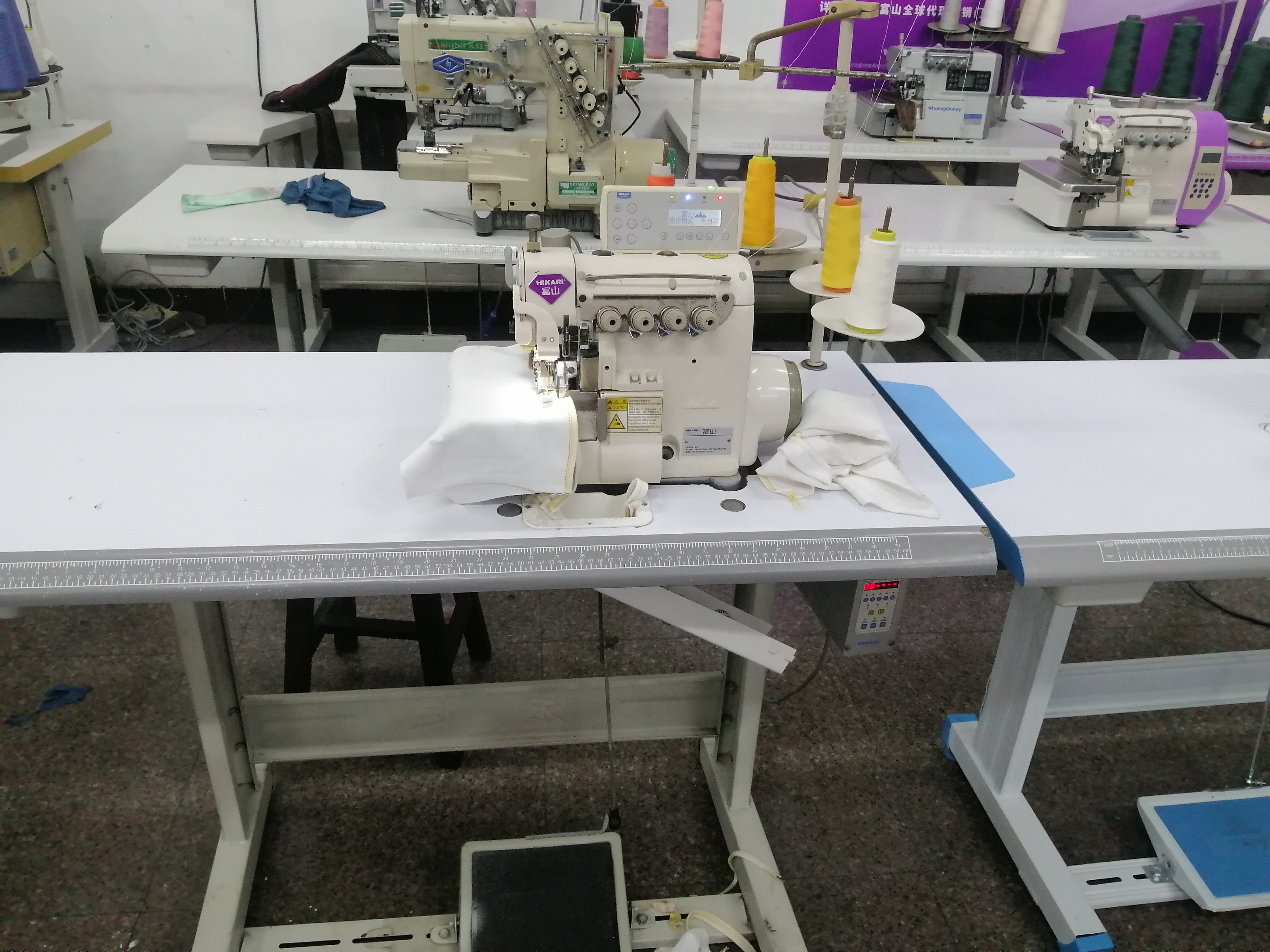 富山6800分体自动抬压脚自动剪线锁边机