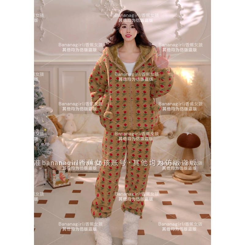 Bananagirl极寒女装秋冬季连帽外套循环蓄温保暖设计师大码可外穿