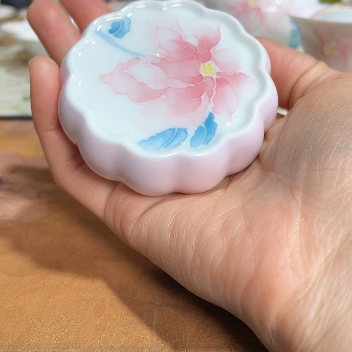 【闪购商品】国色惊城云朵盖置哈哈哈